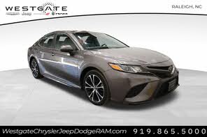 Toyota Camry SE FWD