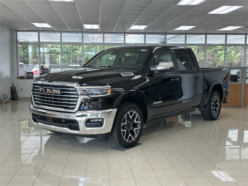 2025 RAM 1500 Laramie Crew Cab 4WD