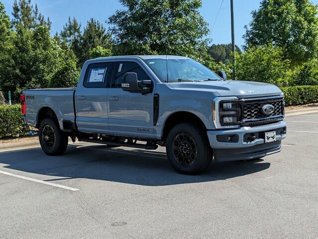 2025 Ford F-250 Super Duty Lariat Crew Cab 4WD