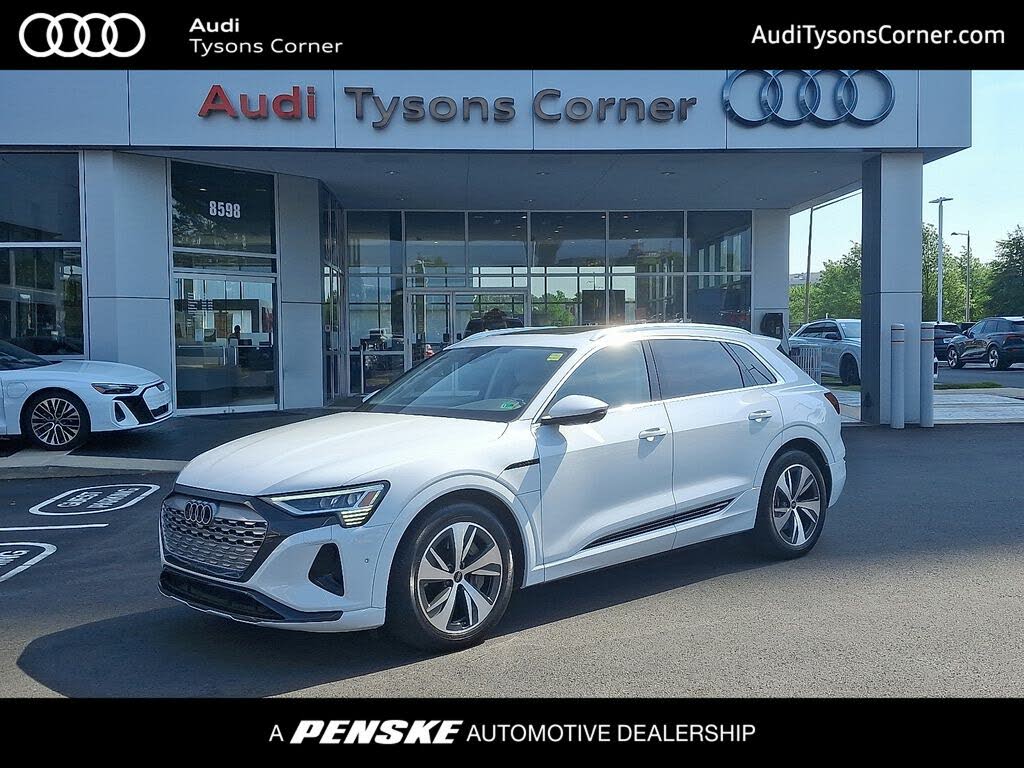 2024 Audi Q8 e-tron quattro Premium Plus AWD