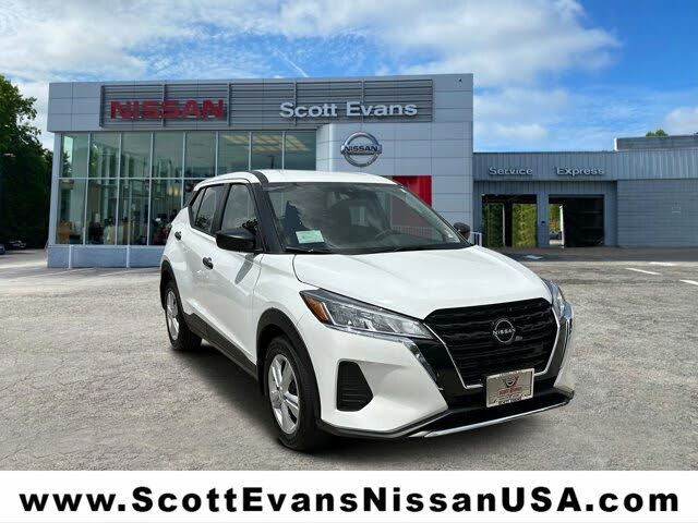 2025 Nissan Kicks Play S FWD