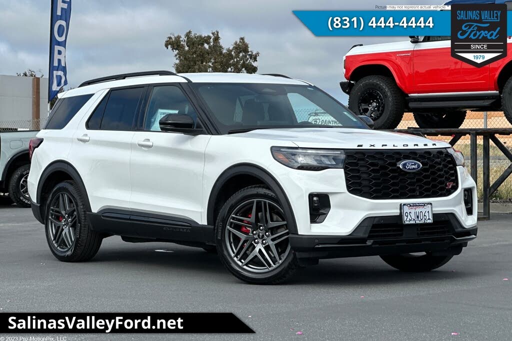 2025 Ford Explorer ST RWD