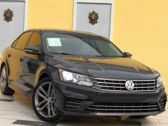 2018 Volkswagen Passat 2.0T R-Line FWD