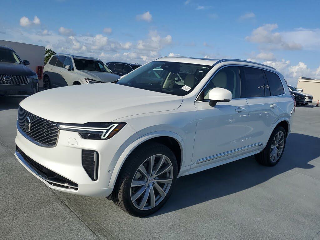 2025 Volvo XC90 B6 Ultra Bright Theme 6-Passenger AWD