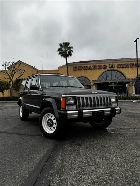 1986 Jeep Cherokee Pioneer 4-Door 4WD