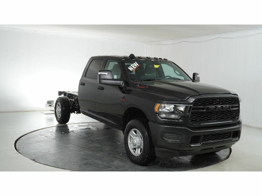 2024 RAM 3500 Chassis Tradesman Crew Cab LB RWD