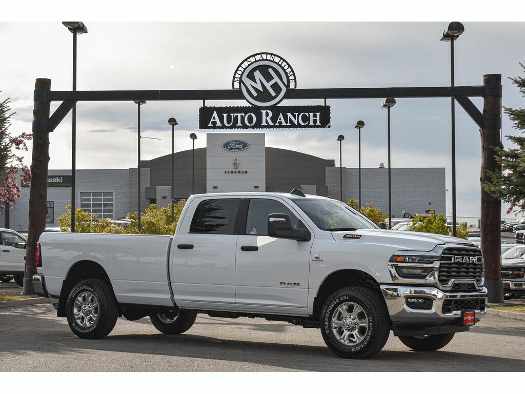 2025 RAM 3500 Big Horn Crew Cab LB 4WD