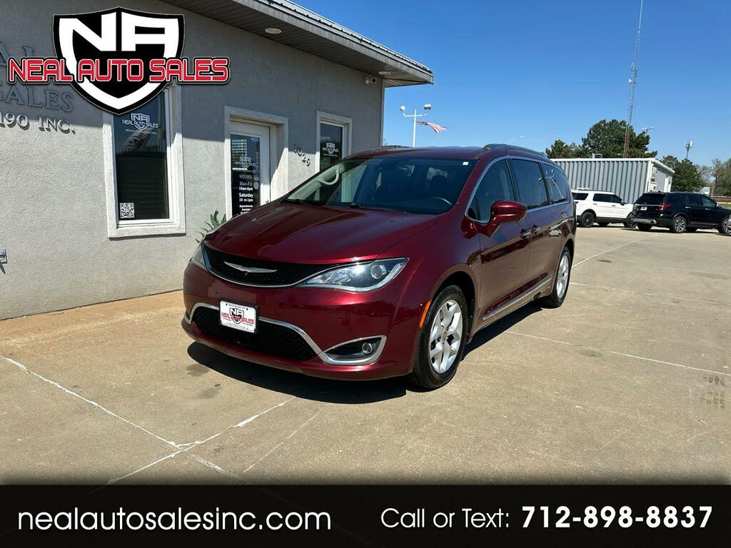 2017 Chrysler Pacifica Touring L Plus FWD