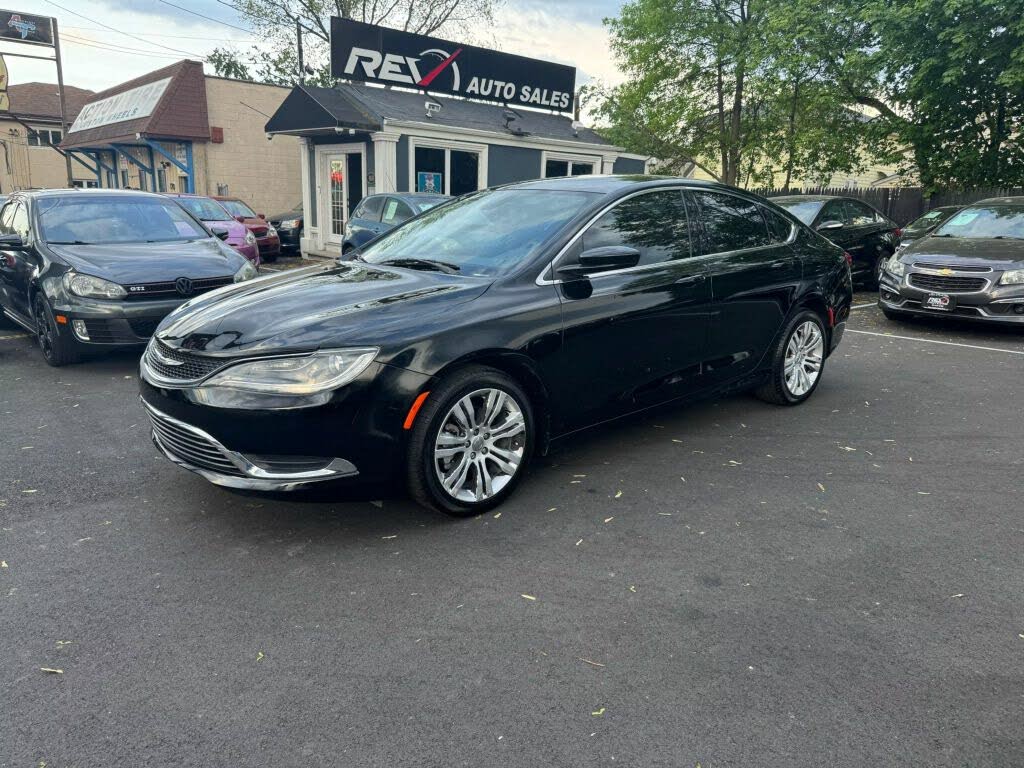 2015 Chrysler 200 Limited Sedan FWD