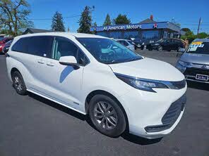 Toyota Sienna LE 8-Passenger FWD