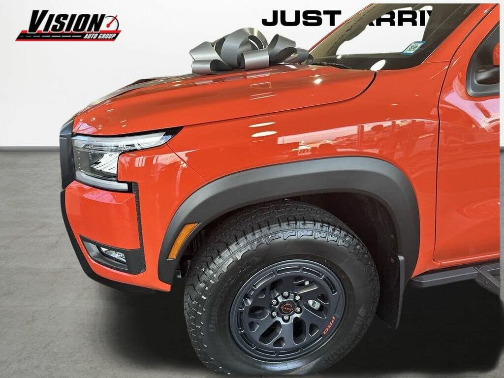 2025 Nissan Frontier PRO-4X Crew Cab 4WD