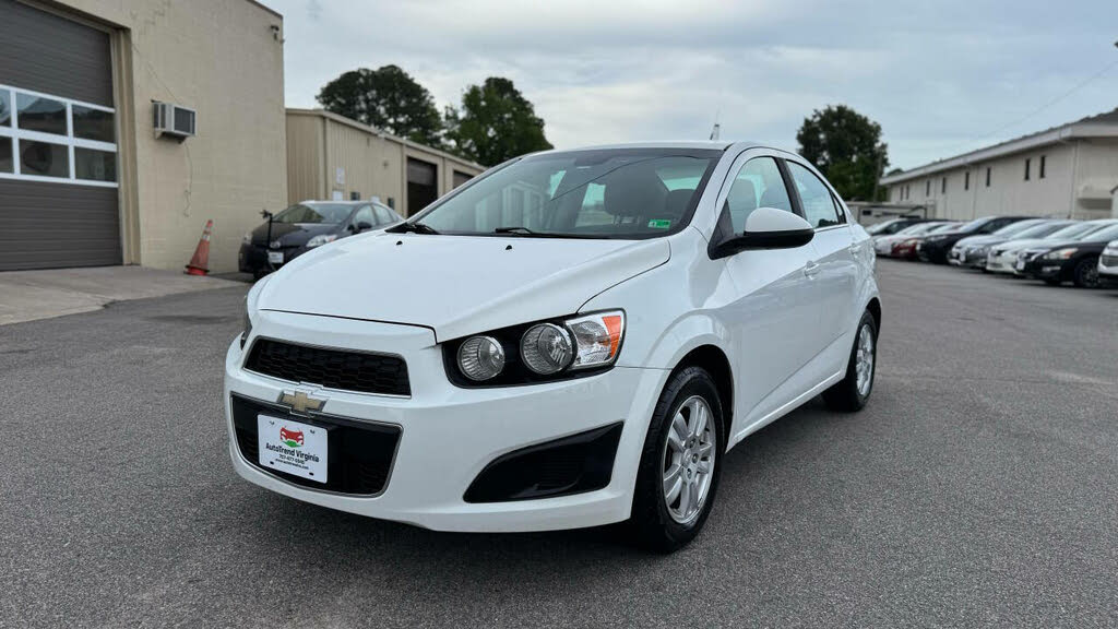 2013 Chevrolet Sonic LT Sedan FWD