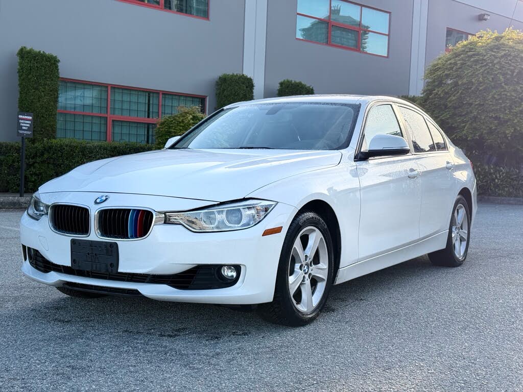 BMW 3 Series 328i xDrive Sedan AWD 2013