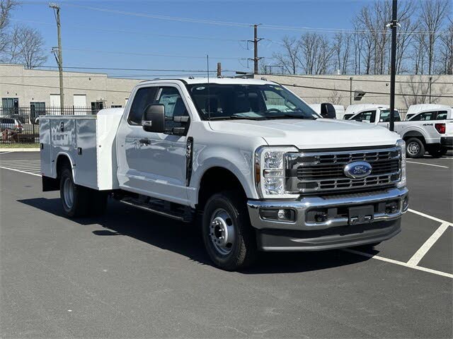 2025 Ford F-350 Super Duty Chassis XL SuperCab DRW 4WD
