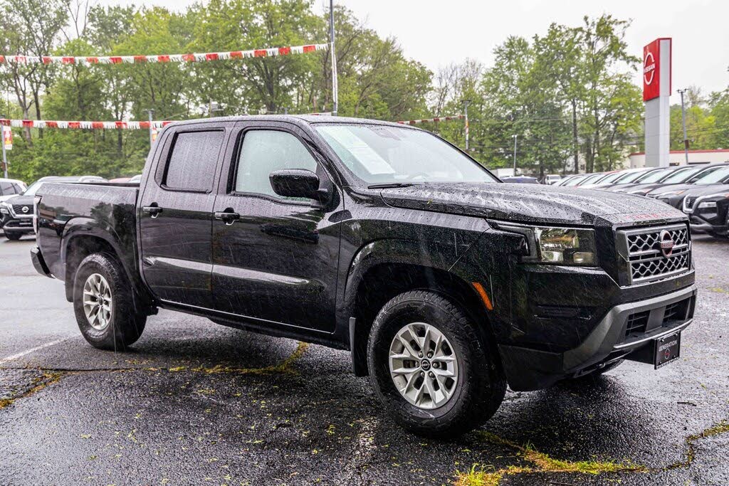 2024 Nissan Frontier SV Crew Cab 4WD