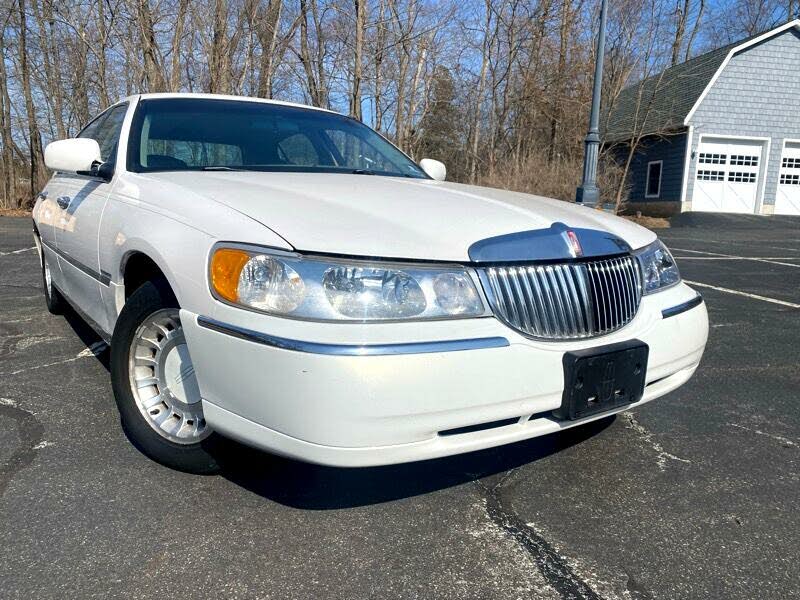 2000 Lincoln Town Car Executive
