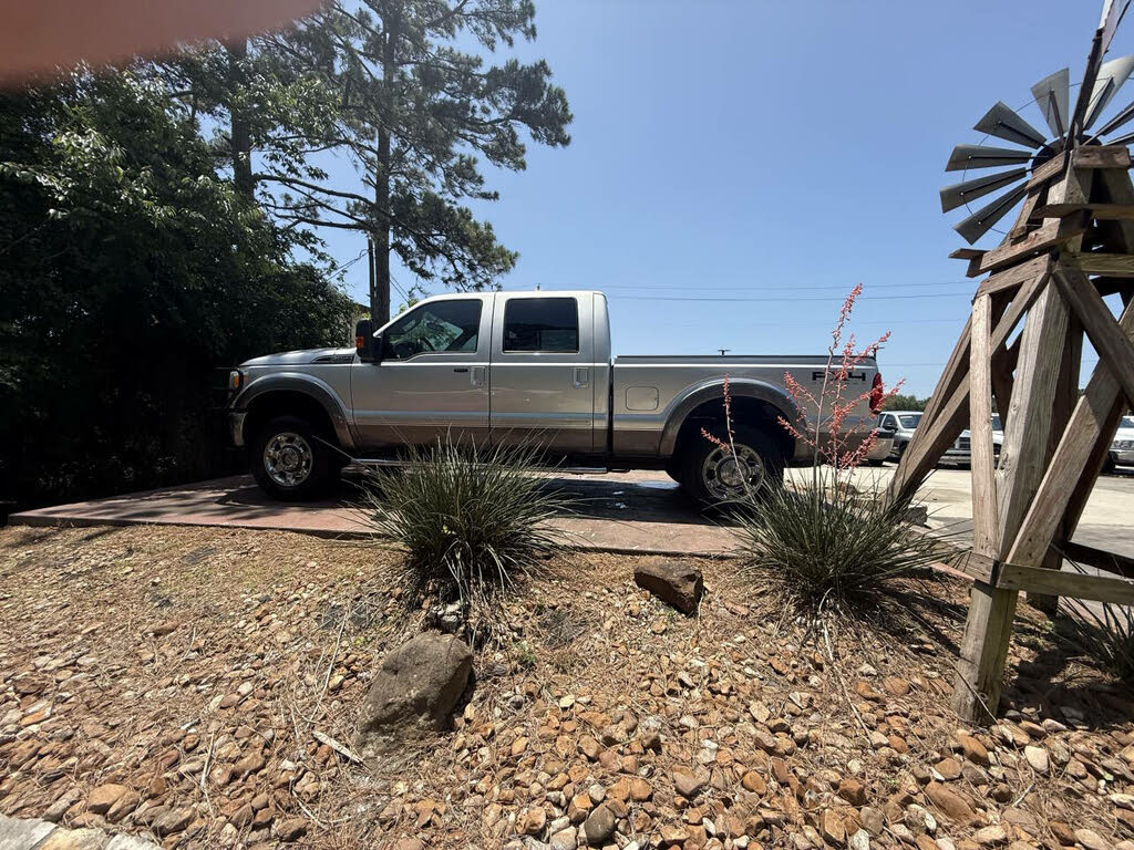2011 Ford F-250 Super Duty Lariat Crew Cab 4WD