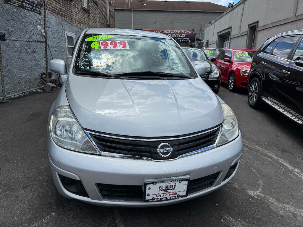 2010 Nissan Versa 1.8 S Hatchback