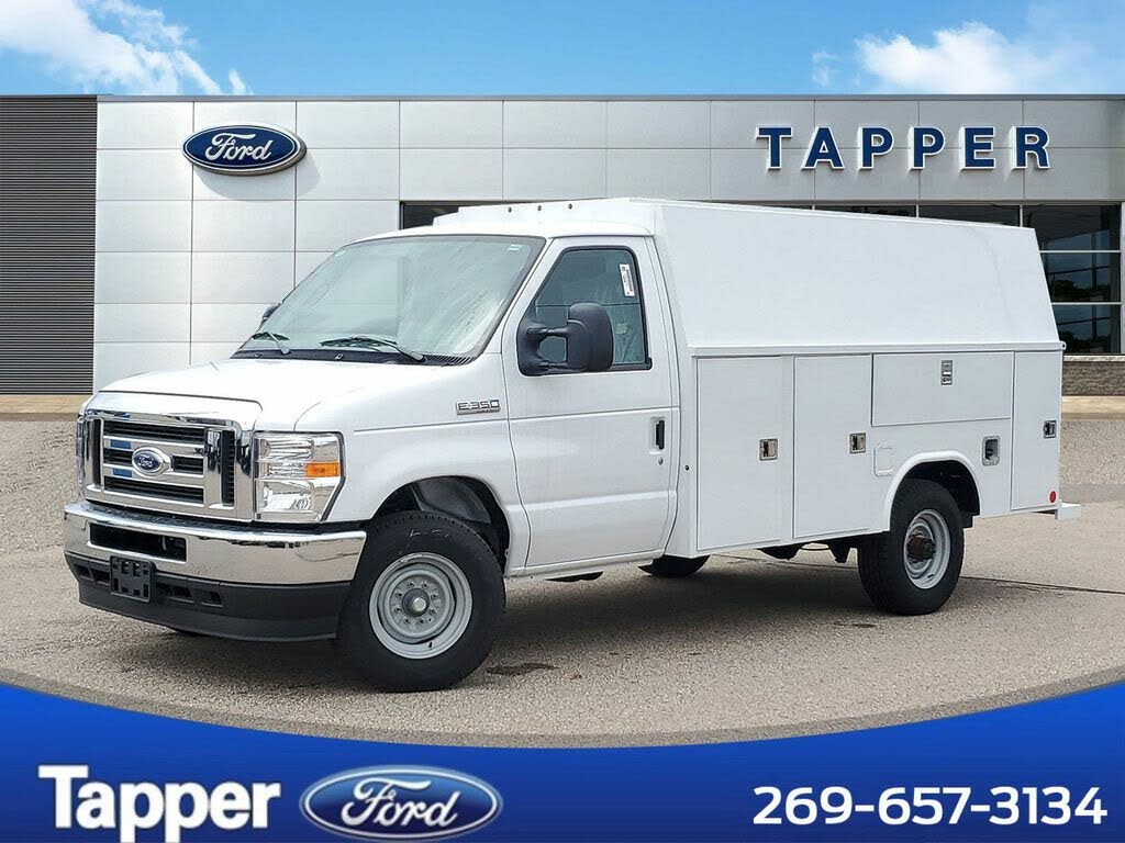 2025 Ford E-Series Chassis E-350 SD Cutaway SB DRW RWD