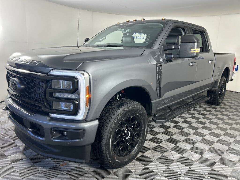 2025 Ford F-250 Super Duty Lariat Crew Cab 4WD