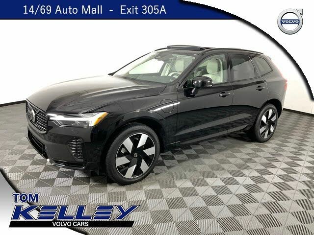 2025 Volvo XC60 Recharge T8 Plus Dark Theme eAWD