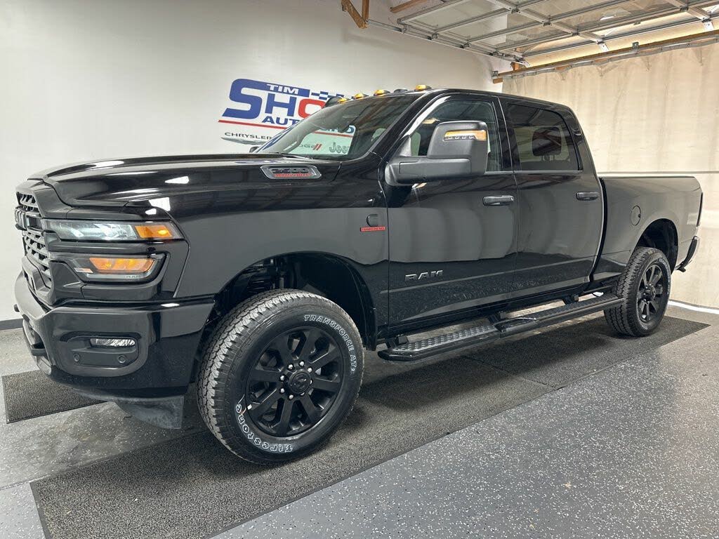 2025 RAM 2500 Big Horn Crew Cab 4WD