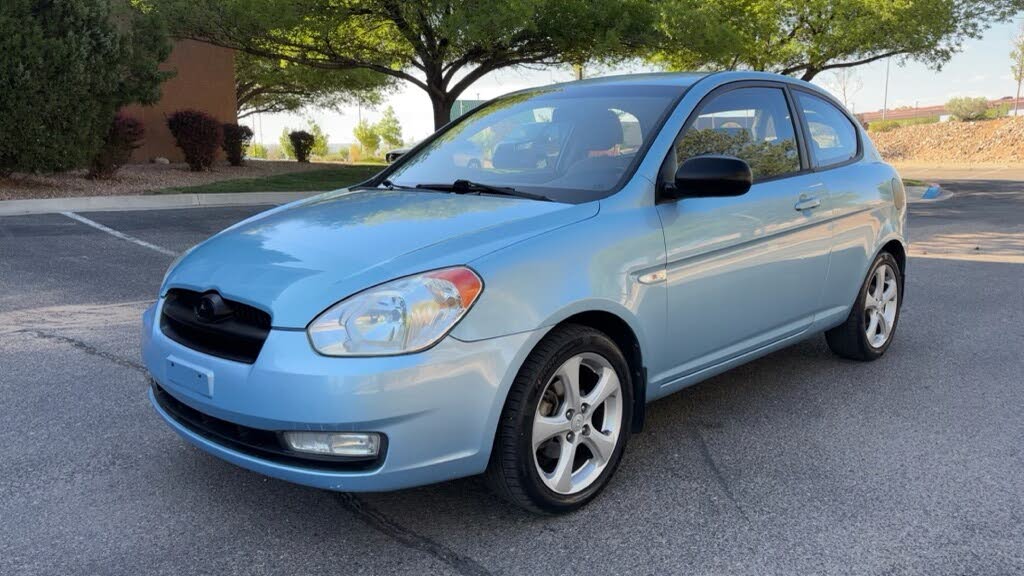 2011 Hyundai Accent SE Hatchback FWD
