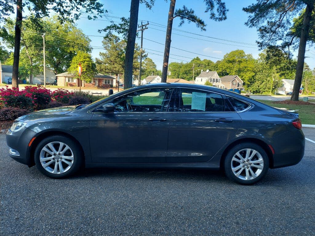 2017 Chrysler 200 Touring Sedan FWD