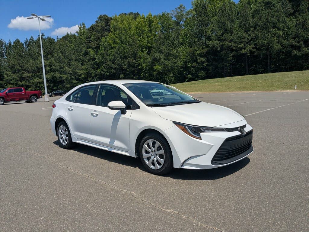 2024 Toyota Corolla LE FWD