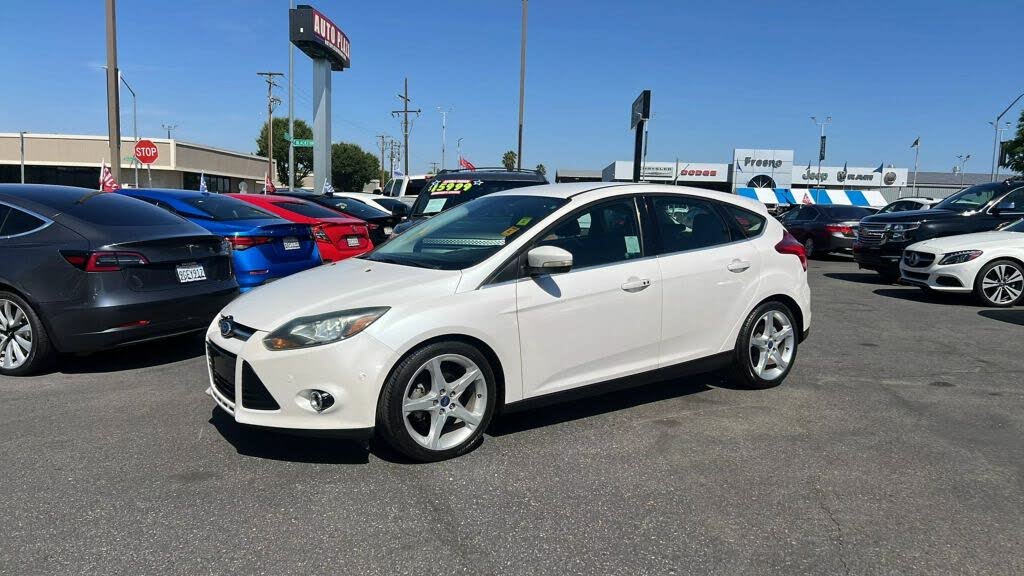 2012 Ford Focus Titanium Hatchback