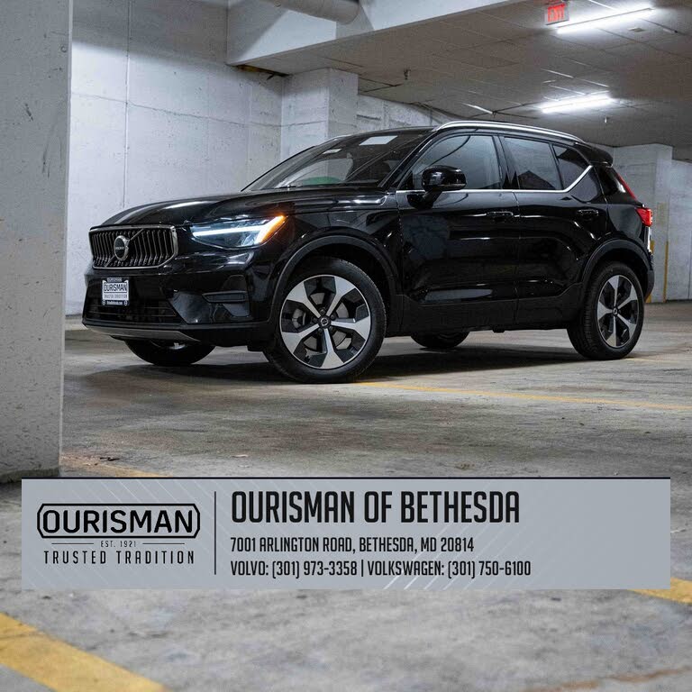 2025 Volvo XC40 B5 Core Bright Theme AWD