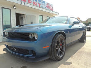 Dodge Challenger R/T Scat Pack RWD