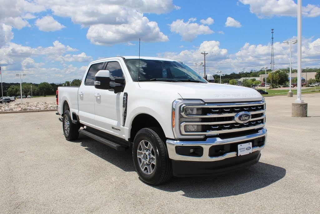 2023 Ford F-250 Super Duty Lariat Crew Cab 4WD