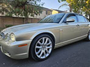 Jaguar XJ-Series XJ8 RWD