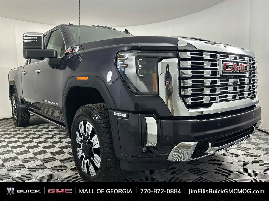 2025 GMC Sierra 2500HD Denali Crew Cab 4WD