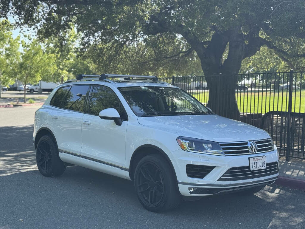 2015 Volkswagen Touareg VR6 Sport with Tech