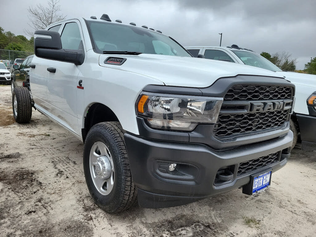 2024 RAM 3500 Chassis Tradesman Crew Cab LB 4WD