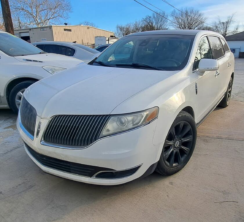 2013 Lincoln MKT FWD