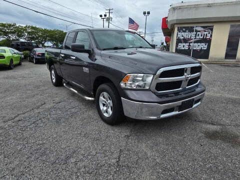 2017 RAM 1500 SLT Quad Cab 4WD