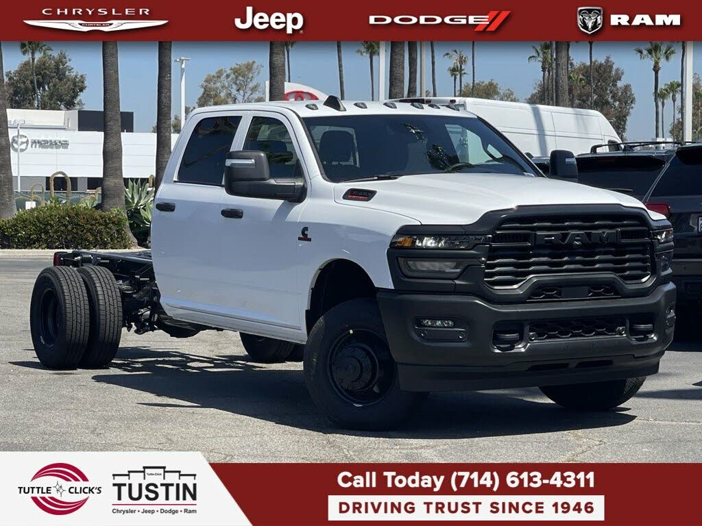 2025 RAM 3500 Chassis Tradesman Crew Cab LB DRW RWD
