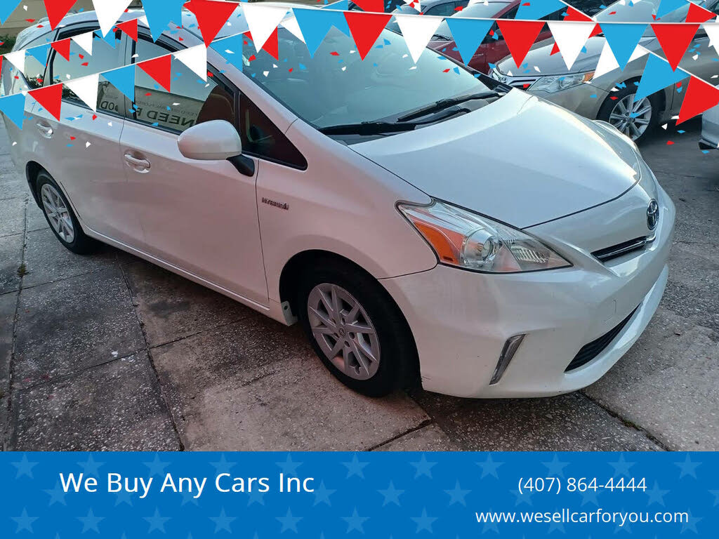 2013 Toyota Prius v Five FWD