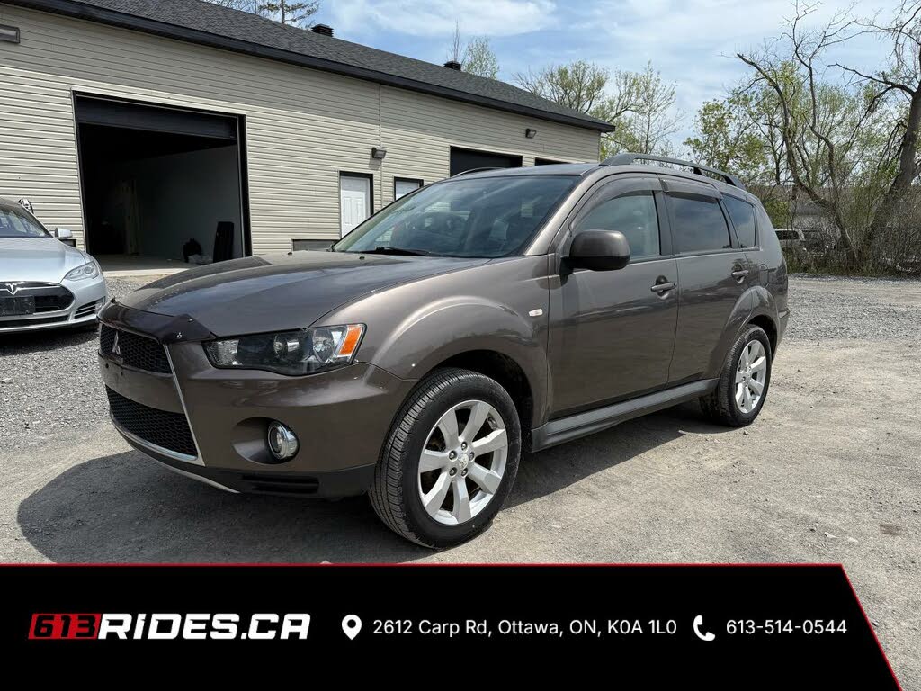 2013 Mitsubishi Outlander ES