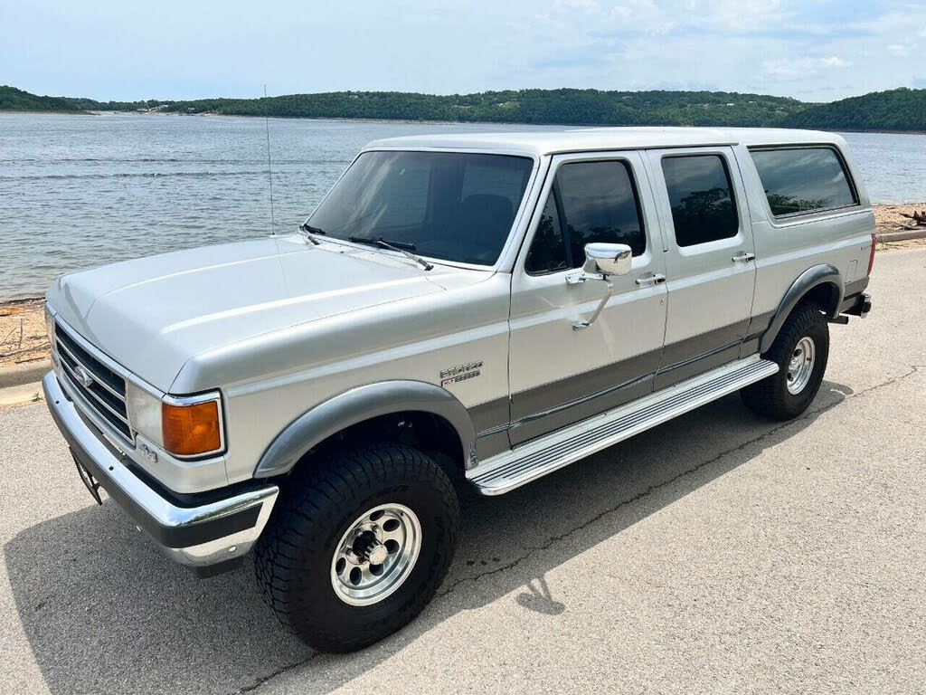 1990 Ford Bronco Custom 4WD