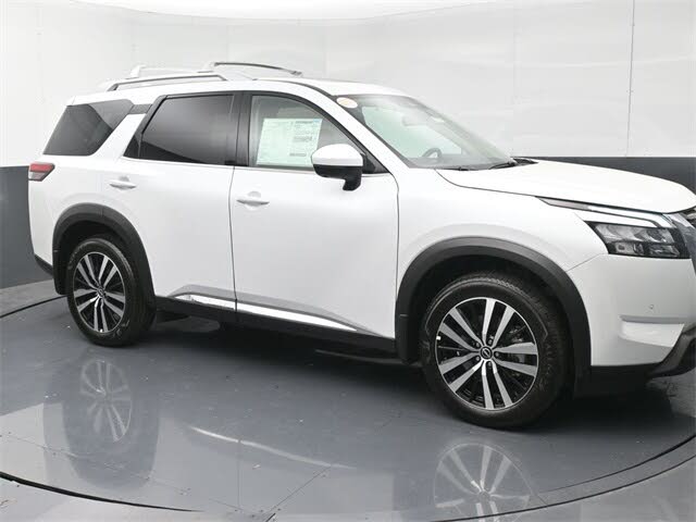 2025 Nissan Pathfinder Platinum 4WD