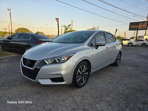 Nissan Versa SV FWD