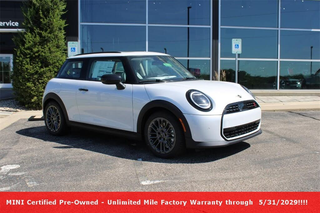 2025 MINI Cooper S Signature Trim 2-door Hatchback