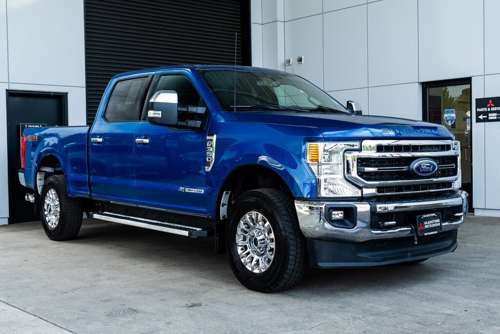 2022 Ford F-350 Super Duty Lariat Crew Cab 4WD