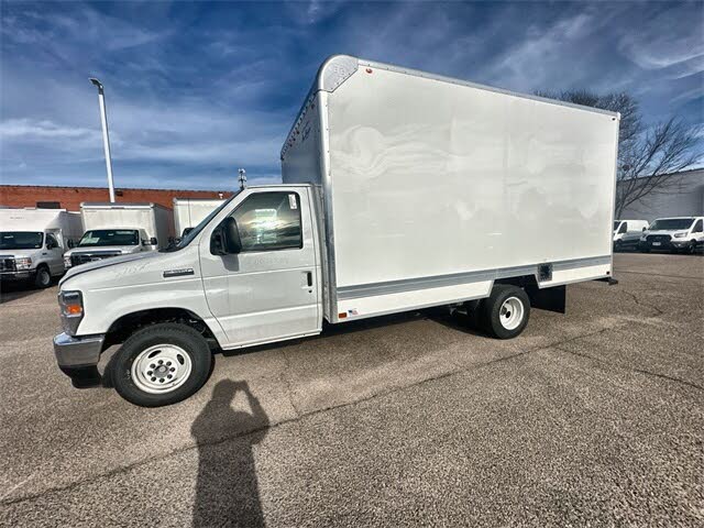 2025 Ford E-Series Chassis E-350 SD Cutaway SB DRW RWD