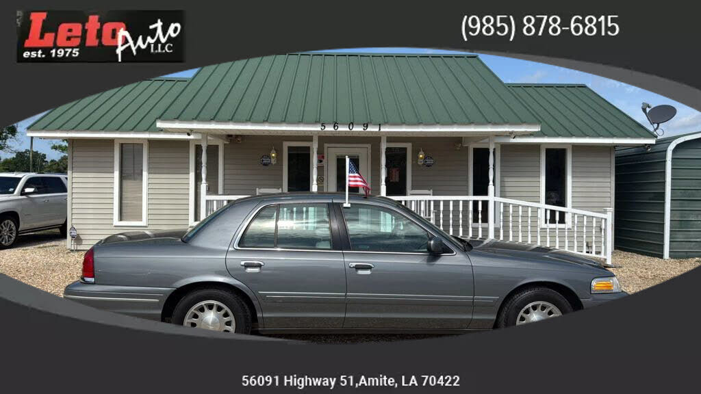 1998 Ford Crown Victoria 4 Dr LX Sedan