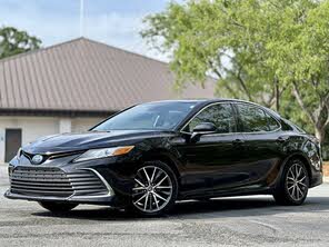 Toyota Camry Hybrid XLE FWD